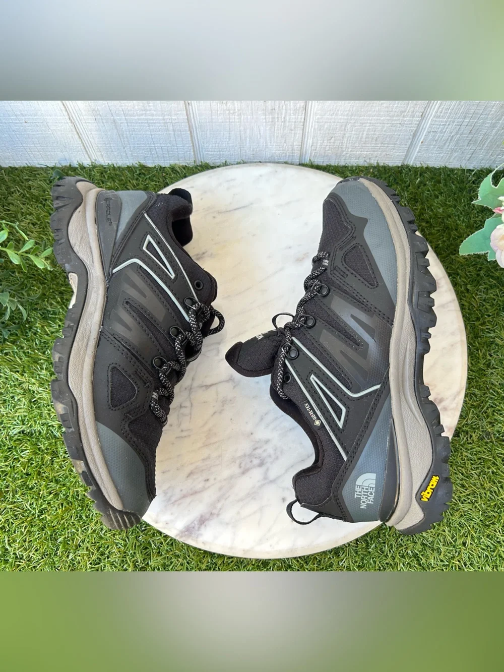 THE NORTH FACE Hedgehog GORE-TEX $210 women 7.5 gently use TNF Black/Asphalt Gr